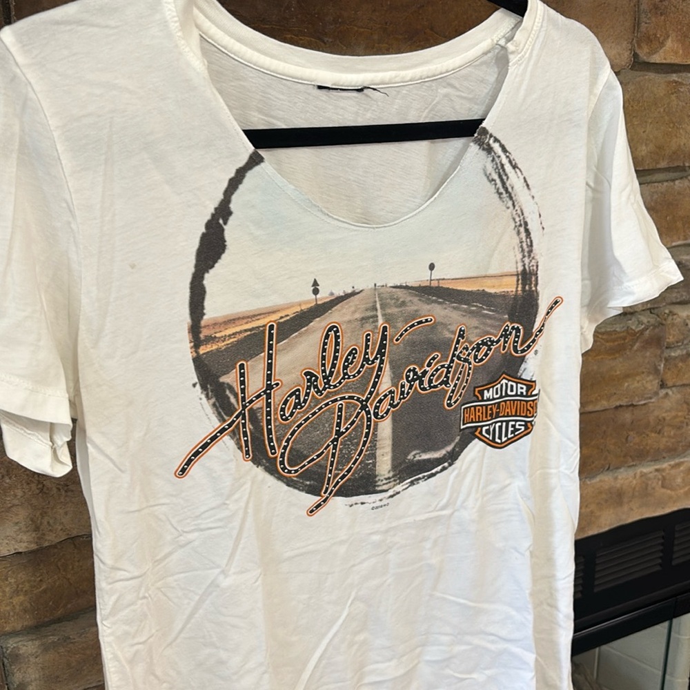 Good Condition Harley Davidson Women’s short sleeve shirt Size Large